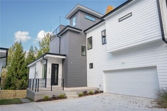 Building Photo - 562 Rankin St NE