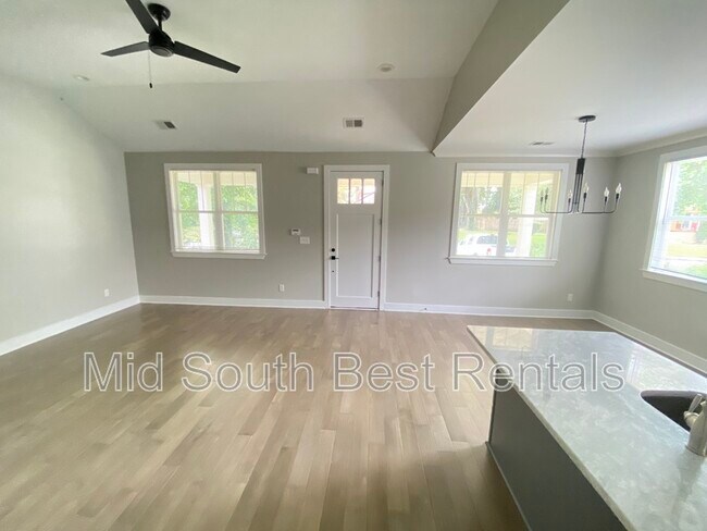 Foto del edificio - 1742 Foster Ave