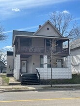 Building Photo - 1723 Greenbush St