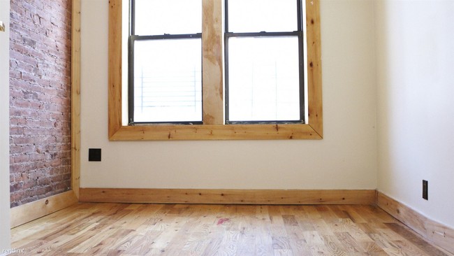 Foto del edificio - 645 Willoughby Ave