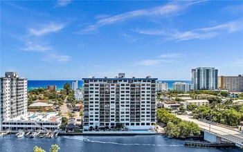 Building Photo - 1401 N Riverside Dr