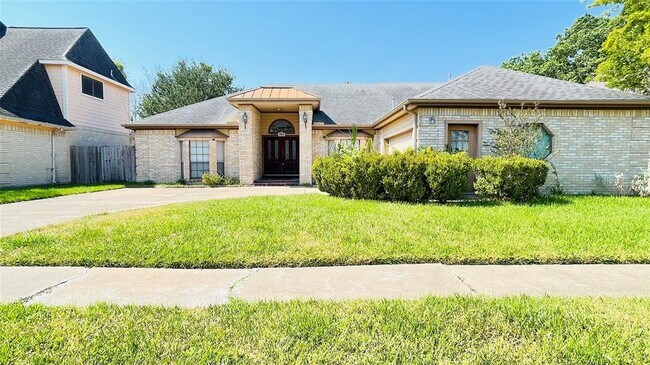 Building Photo - 2814 Stone Way Dr