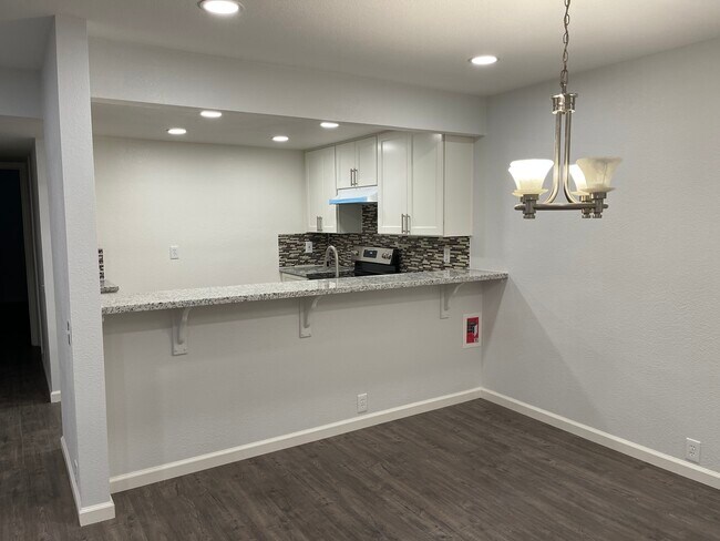 Building Photo - 2280 Hurley Way