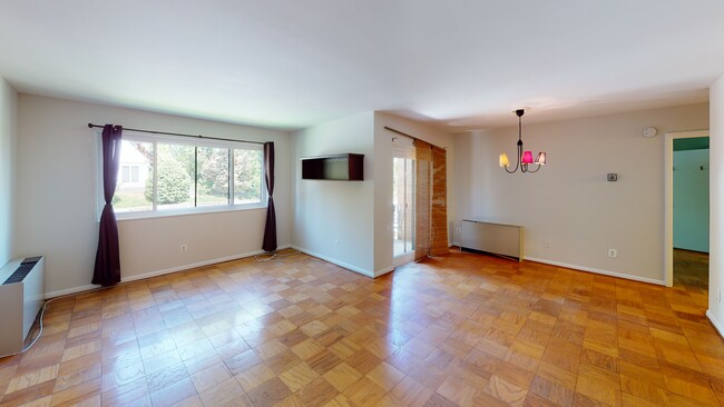 Foto del edificio - 4545 MacArthur Blvd NW
