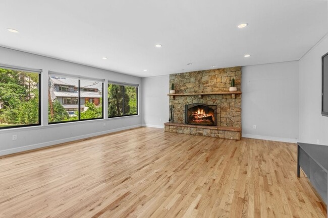 Building Photo - 27 Stone Cabin Rd