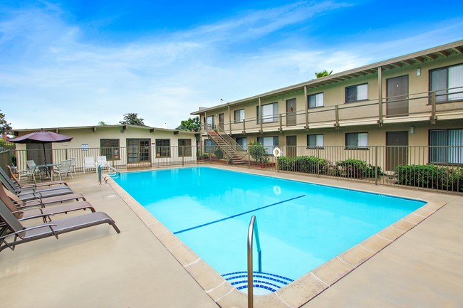 Segunda piscina - Glen Haven Apartments