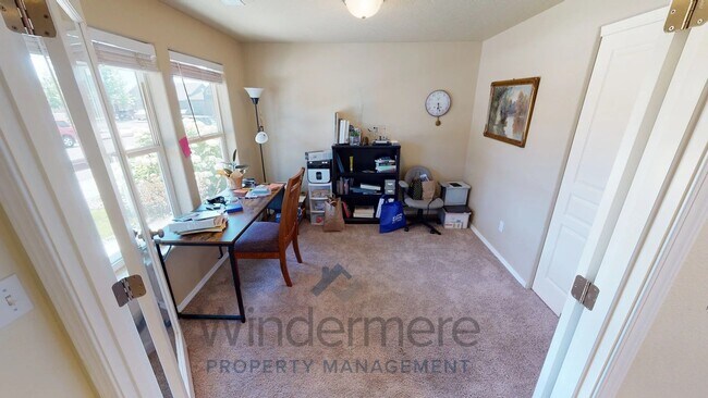 Building Photo - 1262 SW Carver St. *Fenced Backyard, Firep...