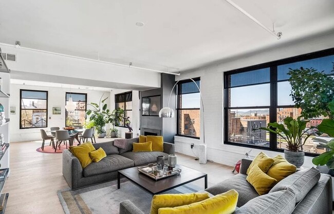 Photo - 1908 Dunlap St Apartments