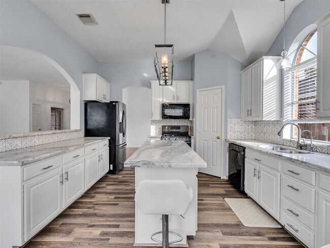 Foto del edificio - 3327 La Seine Ln