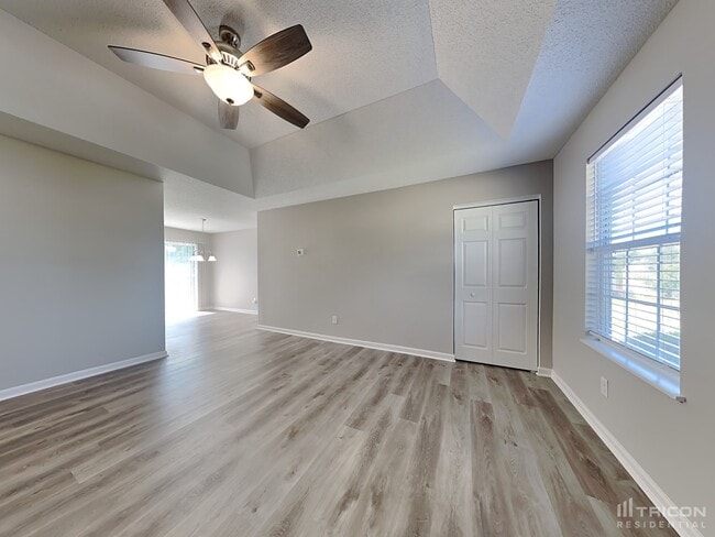 Building Photo - 4 Sterling Ridge Ct