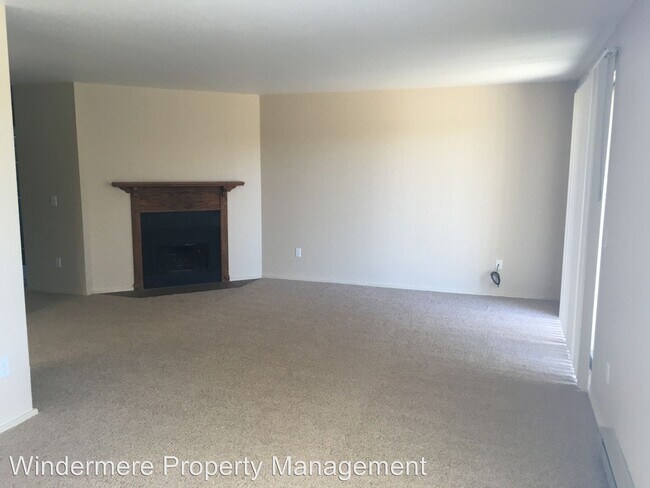 Building Photo - 2502 Douglas Ave