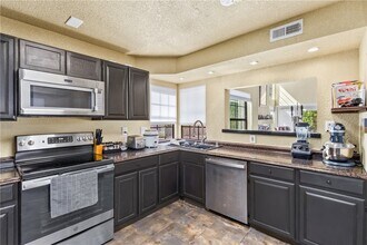Building Photo - 2805 Tortoise Ct
