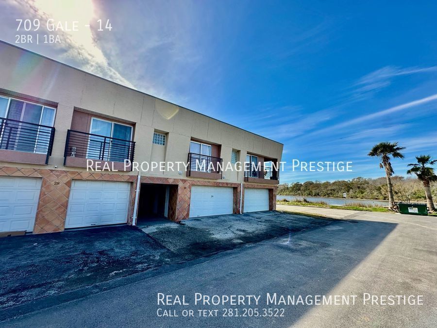 Primary Photo - Charming 2 Bed 1 Bathroom Condo in the hea...