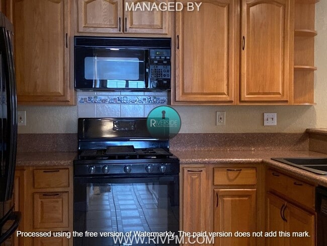 Building Photo - 3 Bedroom Fontana Home Coming Soon