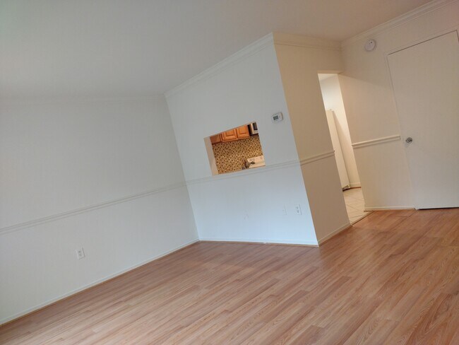 Foto del edificio - 9916 Forest View Pl