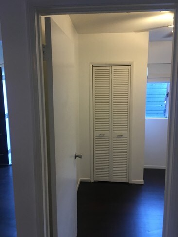 HAB 1 armario - 2284 Cove Ave
