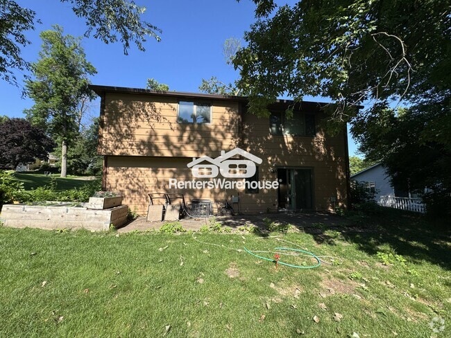 Building Photo - 17090 Grenadier Ave