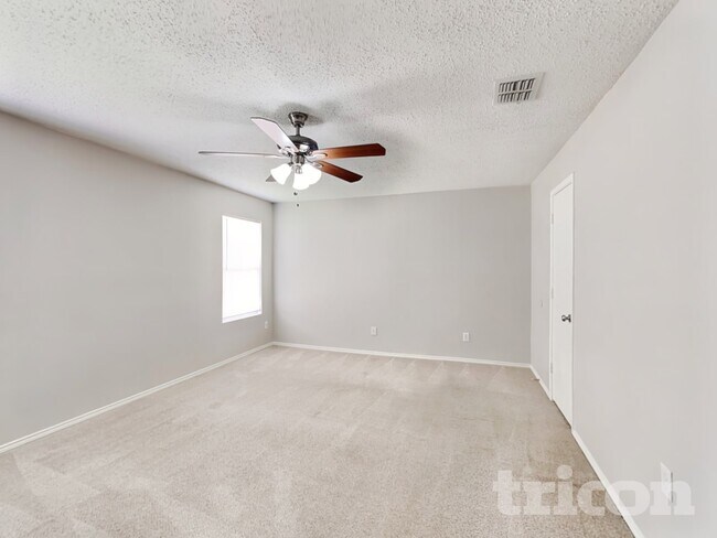 Building Photo - 3032 Cesareo Dr