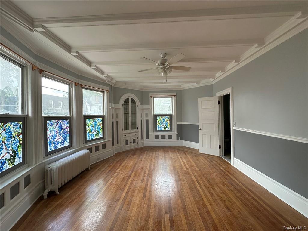 Primary Photo - 66 N Broadway