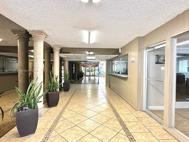 Foto del edificio - 1251 NE 108th St