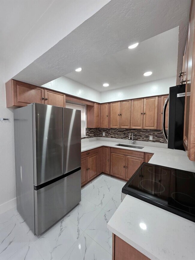 Foto del edificio - 4778 Carver St
