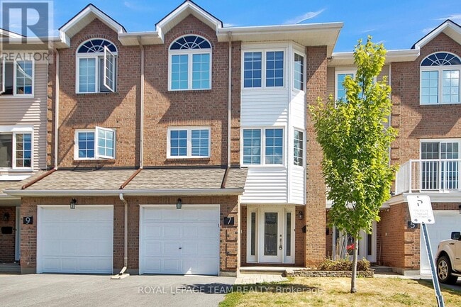 Photo du bâtiment - 7 Wrenwood Crescent