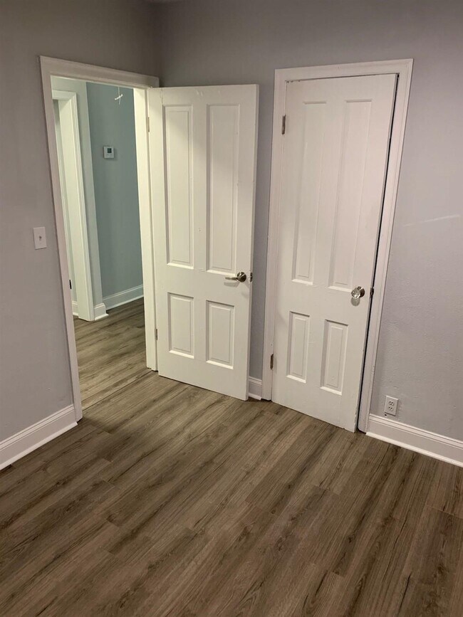 Foto del edificio - 1220 Byewood Ln SW