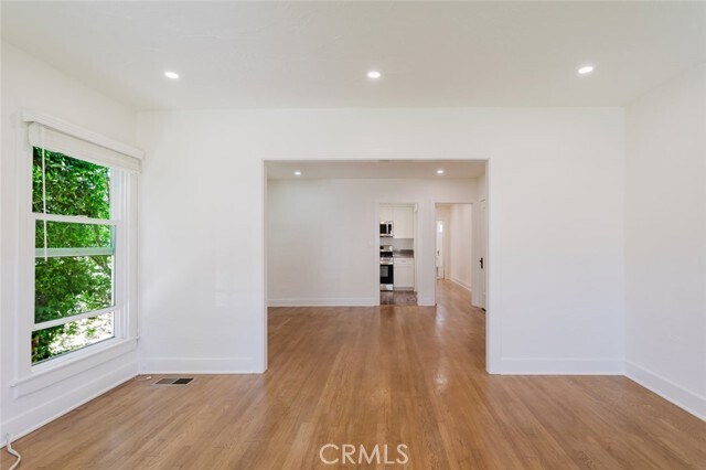 Foto del edificio - 915 N Kenneth Rd