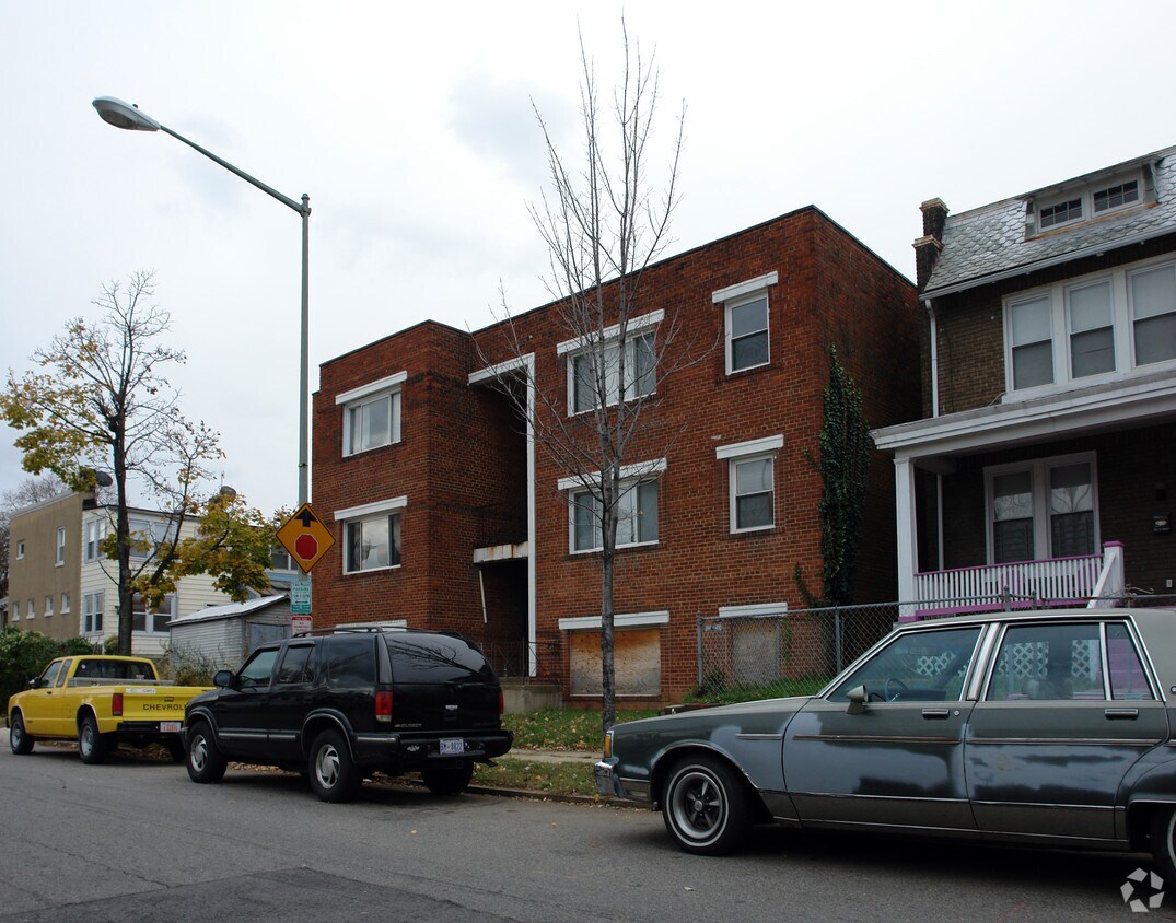 Building Photo - The Brinkley