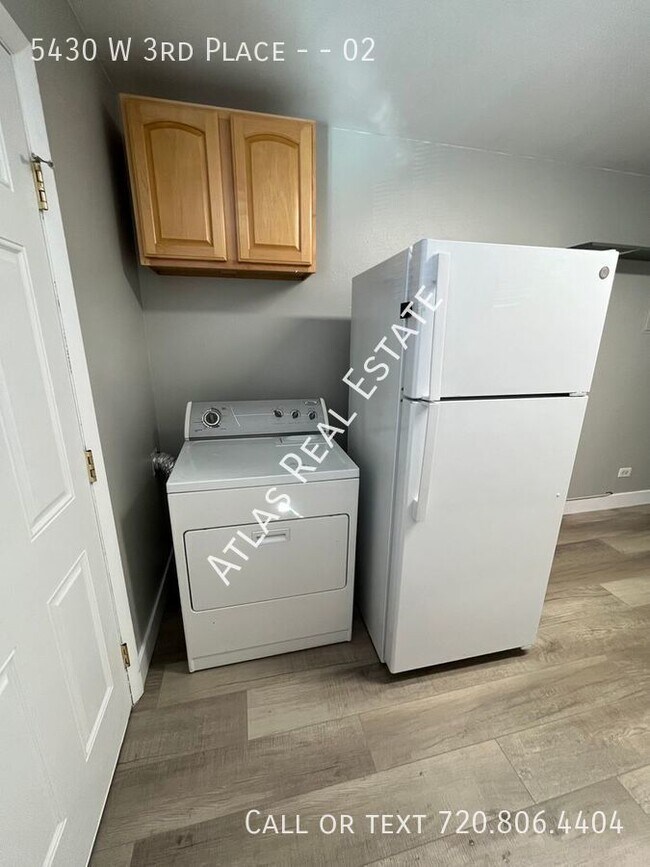 Building Photo - Cozy 2 bed, 1 bath for rent! Washer and Dr...