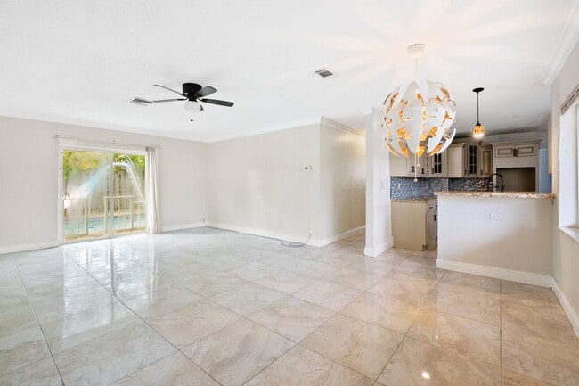 Building Photo - 1303 Braeburn