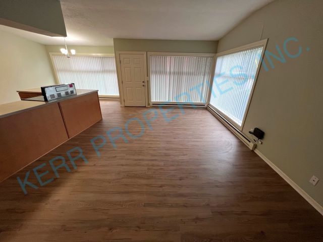 Foto del edificio - FREE RENT! Charming 2-Bedroom Sanctuary in...
