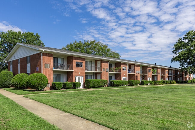 Building Photo - Country Club Apartments