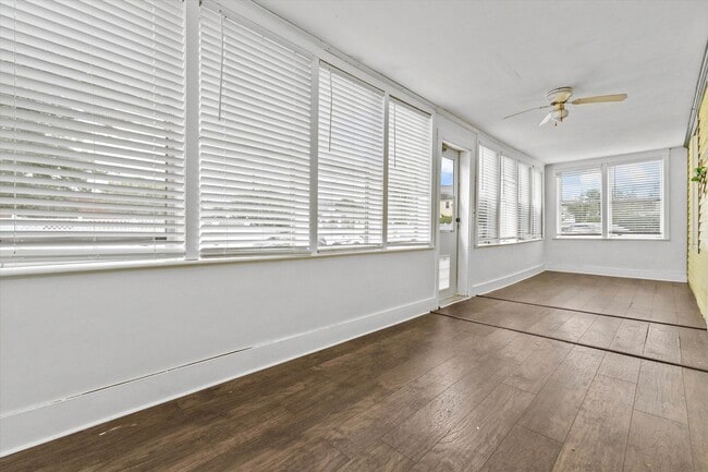 Building Photo - 16 Chautauqua Ave