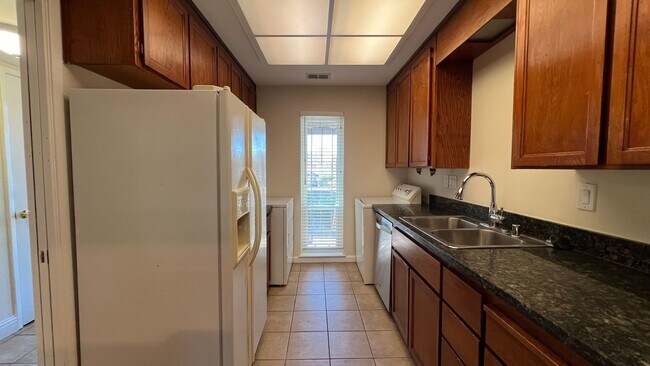 Foto del edificio - 2 Bedroom 2 Bathroom Condo in Fremont - Av...
