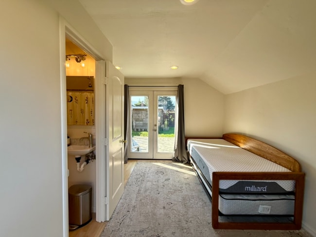 Building Photo - 1877 Virginia Ave