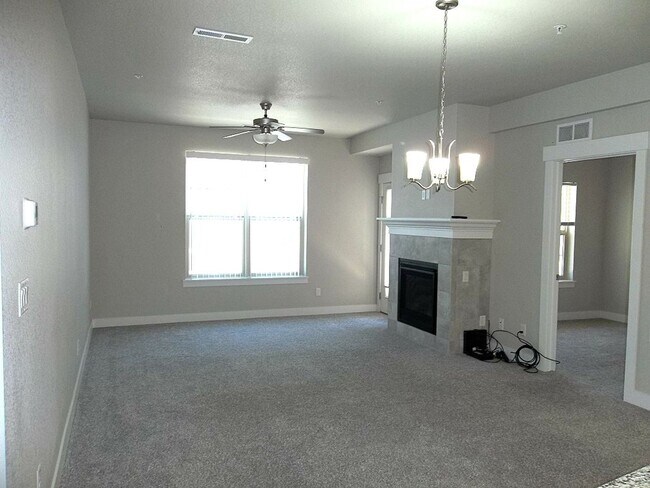 Foto del edificio - Secure, Stylish & Convenient – 2 Bed Condo in Loveland