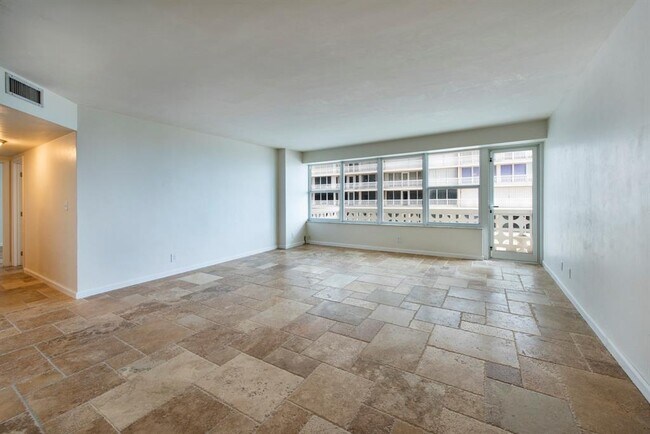 Building Photo - 4010 Galt Ocean Dr