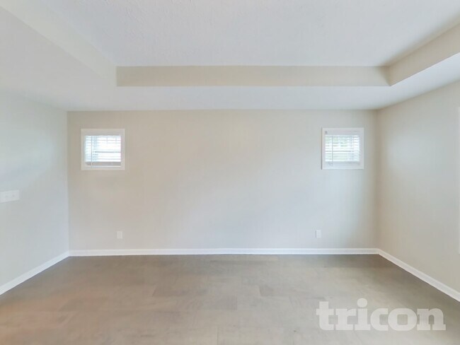 Building Photo - 549 Medallion Cir