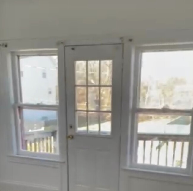 Door out to balcony - 11230 Parklawn Dr