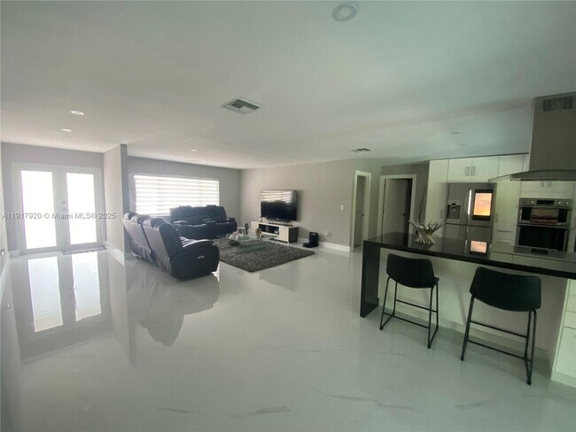 Foto del edificio - 7010 SW 144th Pl