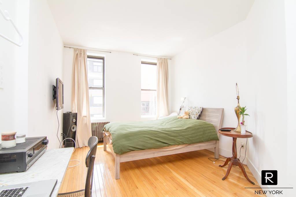 Primary Photo - 26 East Broadway