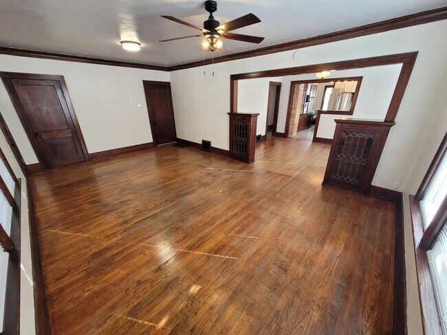 Livingroom - 1319 Prairie Ave