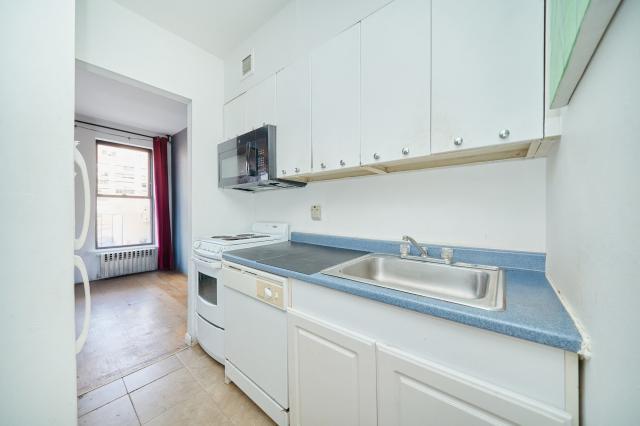 Building Photo - 2 bedroom in New York NY 10036
