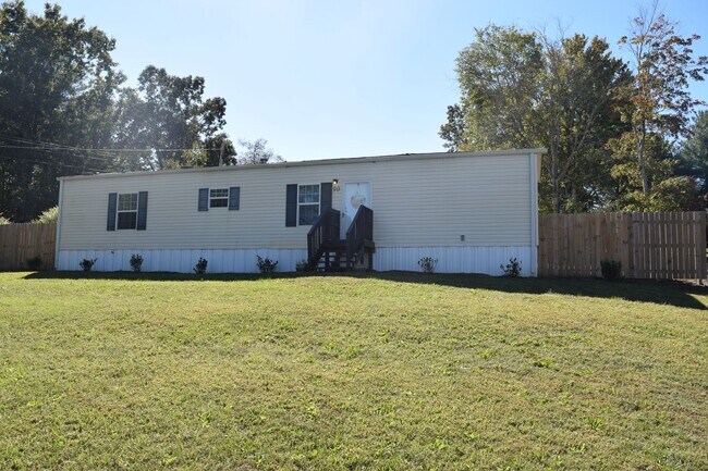 Foto del edificio - Charming 2BR/1BA Furnished Home in Taylors...