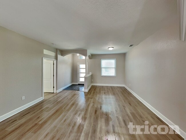 Building Photo - 3012 Forest Hammock Dr