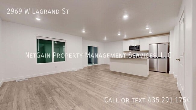 Building Photo - 2969 W LaGrand St