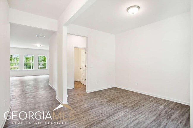 Building Photo - 324 Louise Ln