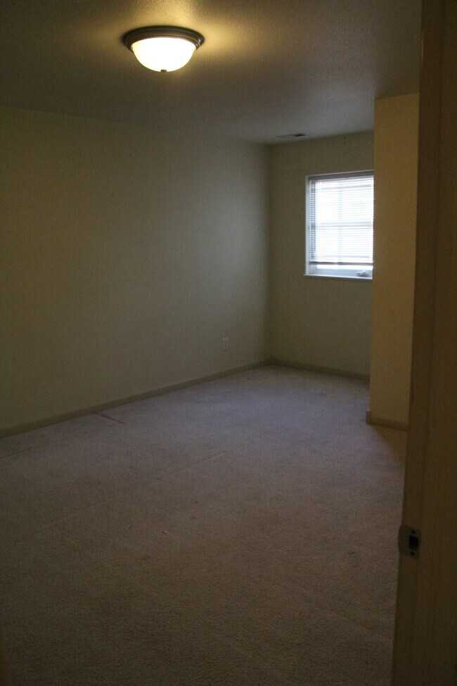Foto del edificio - 460 Yarrow Cir