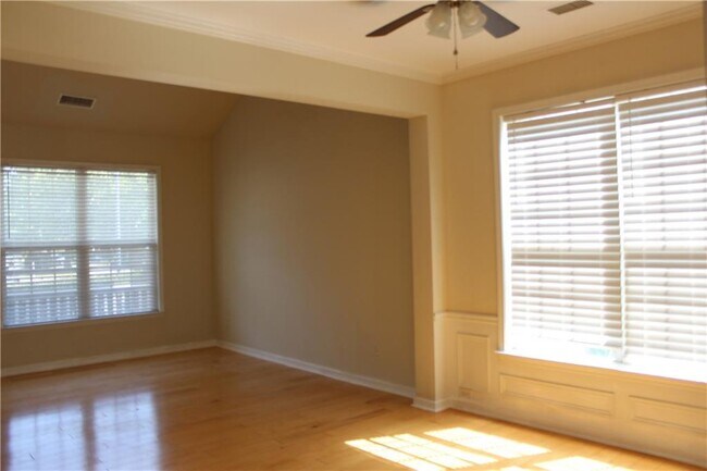 Foto del edificio - 1372 Dukes Creek Dr